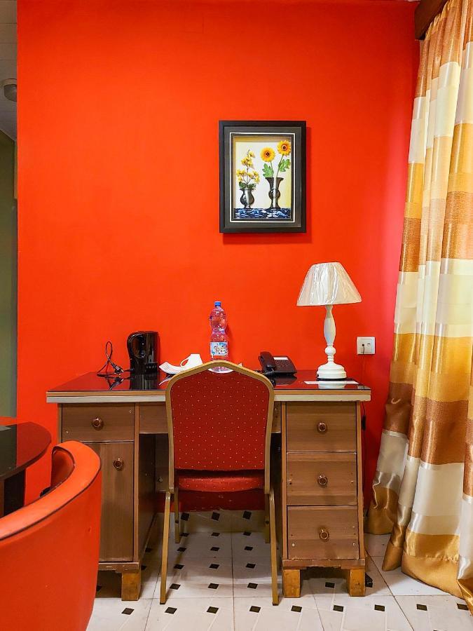 Hotel Relax 킨샤사 외부 사진