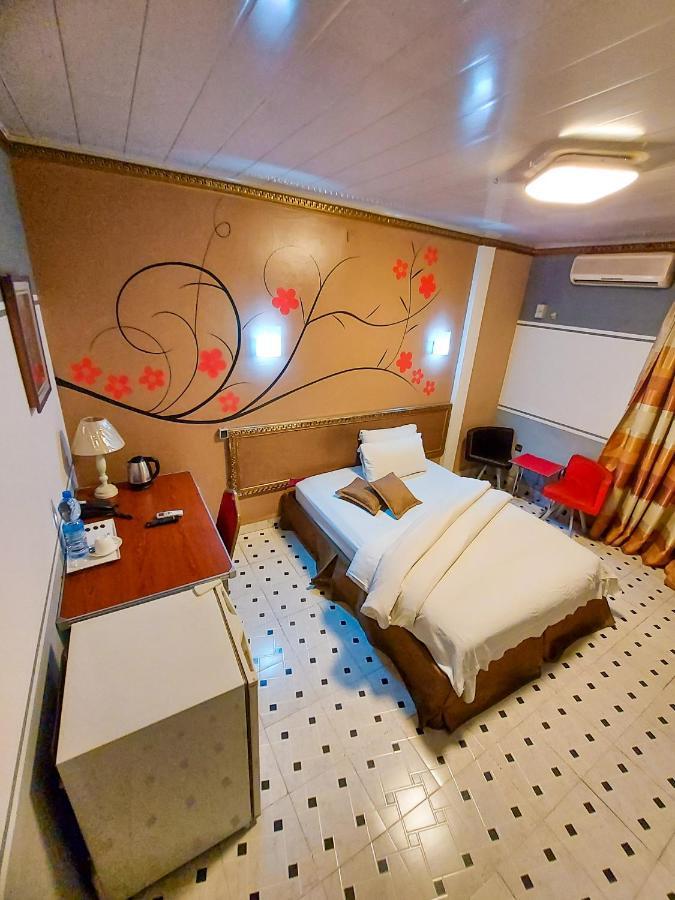 Hotel Relax 킨샤사 외부 사진